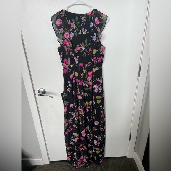 Lulu’s Blooming Love Jumpsuit Size M - Picture 10 of 10